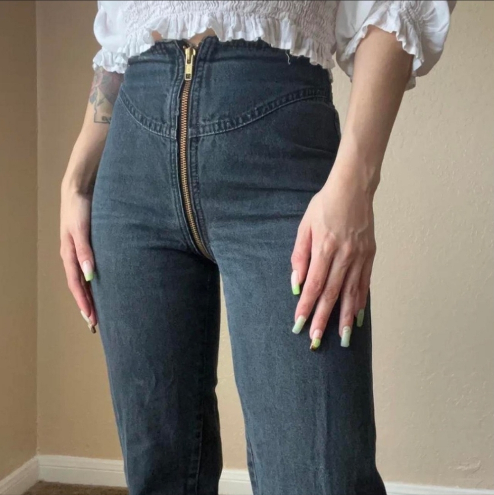 Sexy 1980s does 1970s Rag City Blues gray vintage zip around jeans